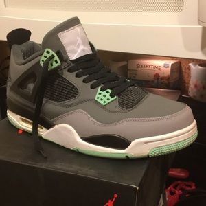 Air Jordan Retro 4